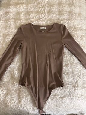 Aritzia contour crew bodysuit